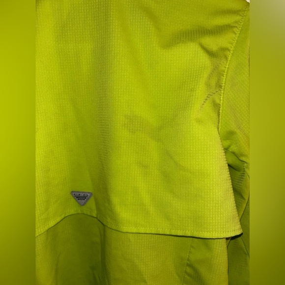 Columbia long sleeve lime green fishing shirt. Size medium - Picture 5 of 7